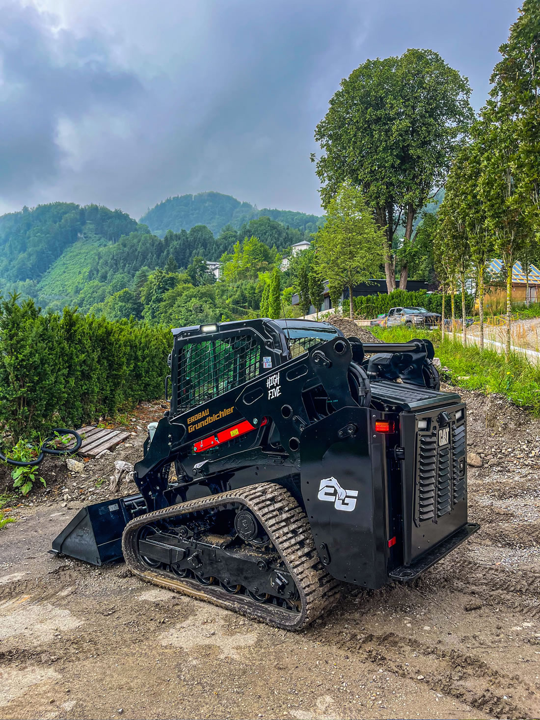 Vorbereitung für Pflasterung von Zufahrt und Parkplatz